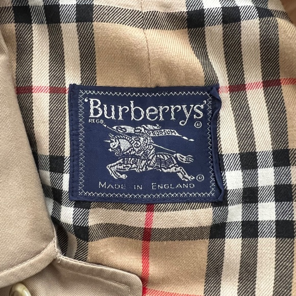 Vintage Burberry Trench - Picture 7 of 7